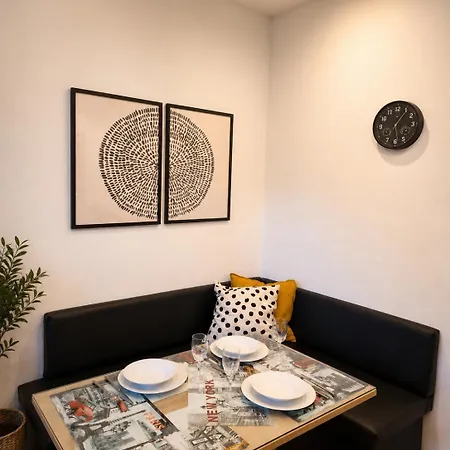 Dominik Apartman *